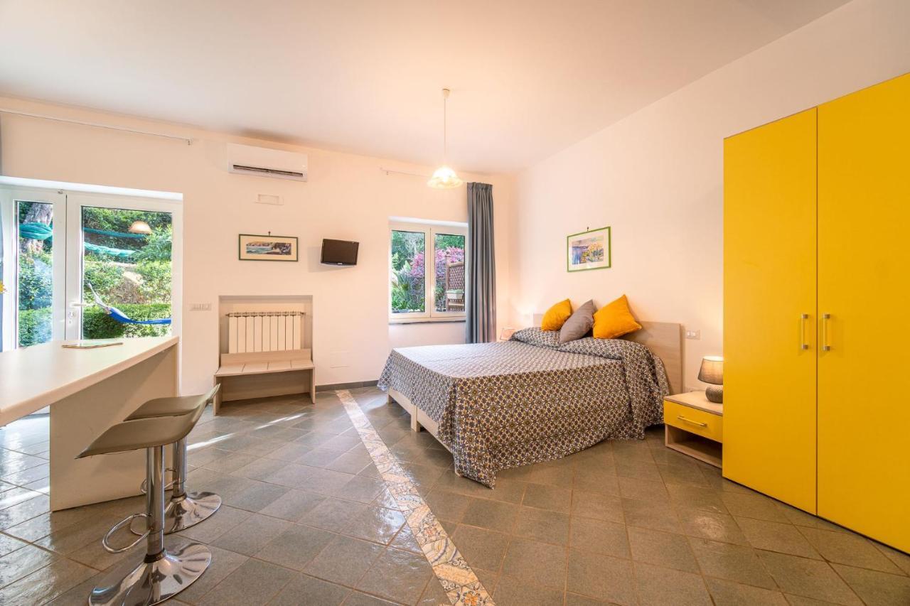 Casa Mary Family Apartment Сорренто Екстер'єр фото